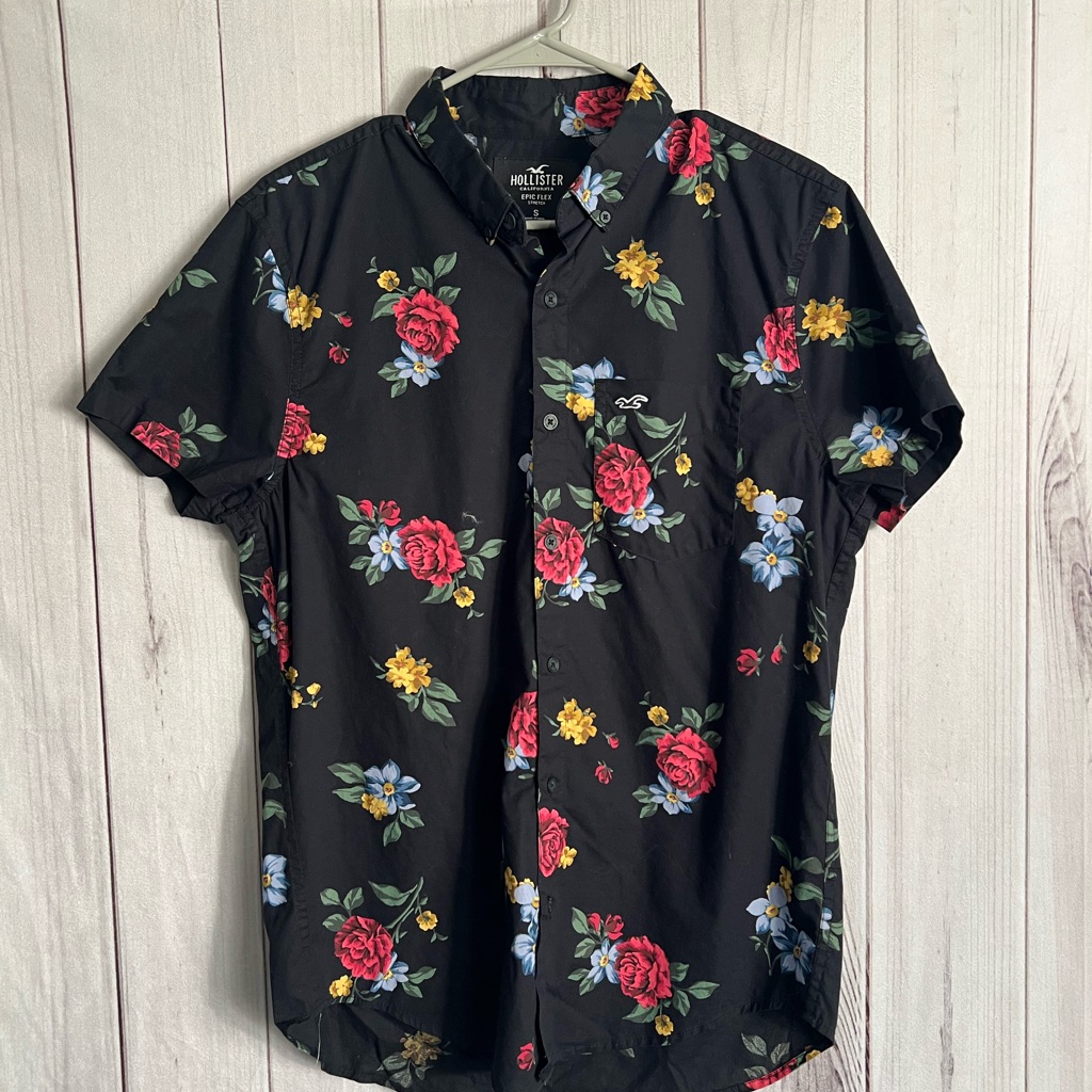 Hollister Men's Black Shirt With Floral Print